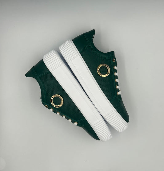 "P-7" LOW-TOP GREEN LEATHER SNEAKERS WITH GOLD RING AND PERFORATED SIDE.