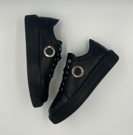 "P-7" LOW-TOP BLACK LEATHER SNEAKERS WITH GOLD RING AND PERFORATED SIDE