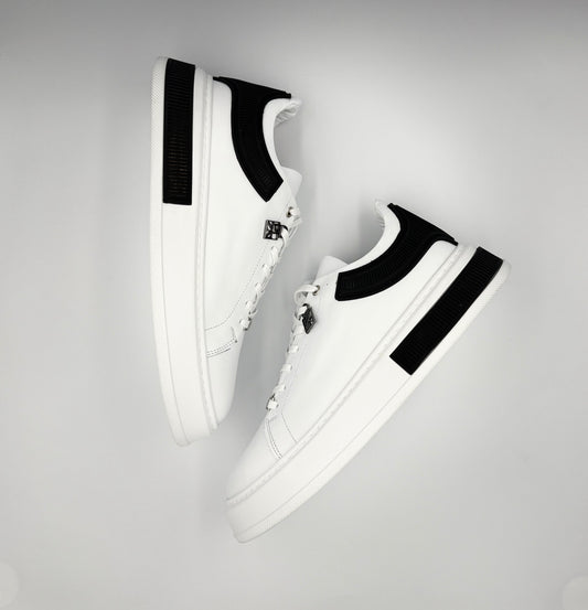 “MANHATTAN” LOW-TOP SNEAKERS IN WHITE LEATHER WITH THE “PLZN” EMBLEM